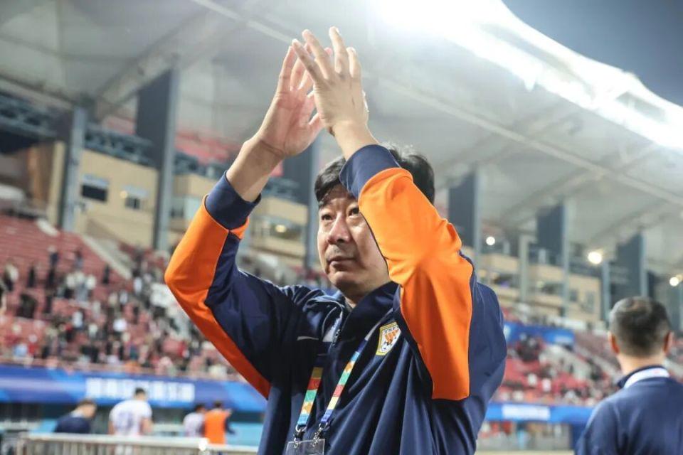 大苹果城新王加冕：布朗森将用新质疑点燃卫冕之路