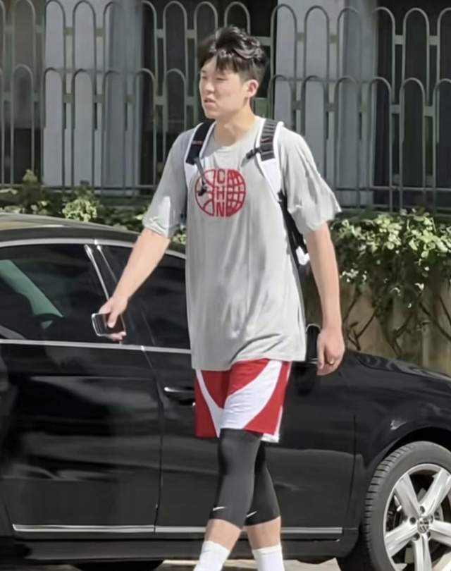 悟空体育NBA总决赛尼克斯4:1战胜马刺