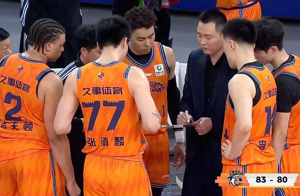 欧文绯闻再热闹也是空转：独行侠已明确不交易，火箭连询价都没递